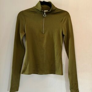 H&M Half Zip Ribbed Pullover Zippered Turtleneck, size small in an olive green